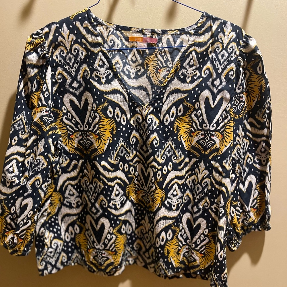 Chic Black and Yellow Patterned Blouse. Worn twice. Dry cleaned